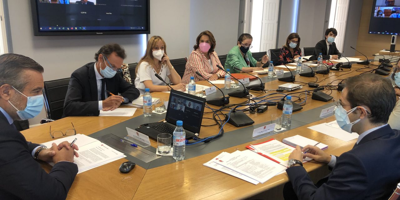 La Comunidad de Madrid promociona los mecanismos extrajudiciales de arbitraje para agilizar los procesos