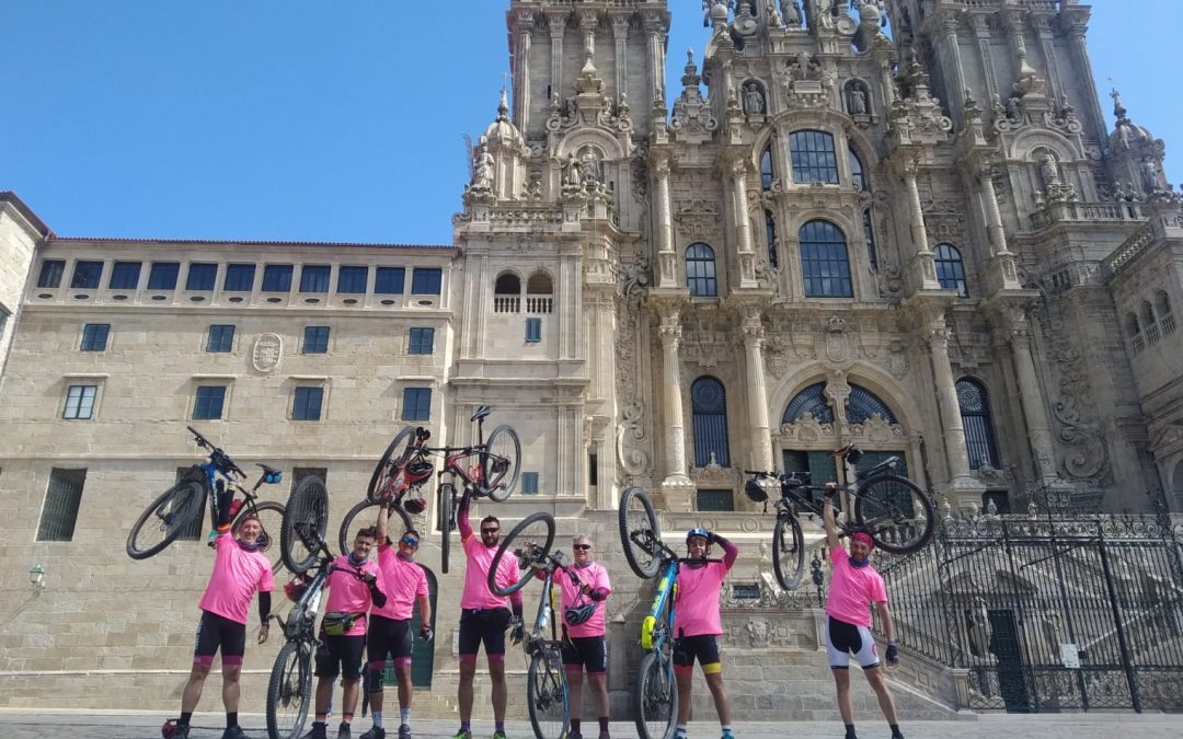 «Nora pedalea contra el AME» completa su objetivo de hacer el Camino de Santiago