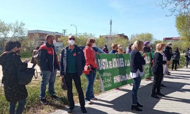 La Plataforma por la Escuela Pública de Leganés exige al Ayuntamiento más profesorado y a la Comunidad menos recortes en el servicio