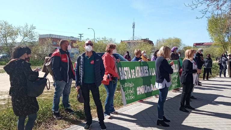 La Plataforma por la Escuela Pública de Leganés exige al Ayuntamiento más profesorado y a la Comunidad menos recortes en el servicio