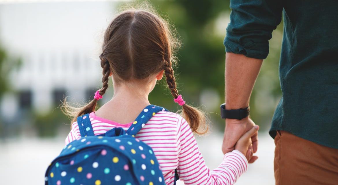 La Comunidad de Madrid busca familias para acoger a menores titulados bajo el programa «Un curso en familia»