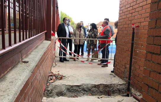 El alcalde pide más inversión a la Comunidad de Madrid en su visita a las obras de los CEIP Miguel Delibes y Joan Miró