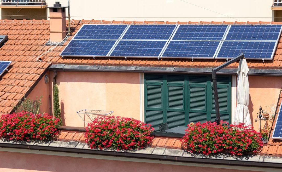 La Comunidad de Madrid dará 3.000 euros para la instalación de paneles solares y baterías de almacenamiento de energía