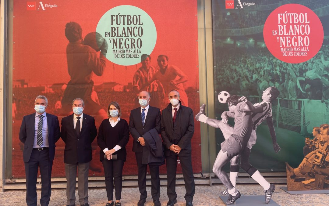 La Comunidad de Madrid presenta la exposición ‘Fútbol en blanco y negro. Madrid más allá de los colores’
