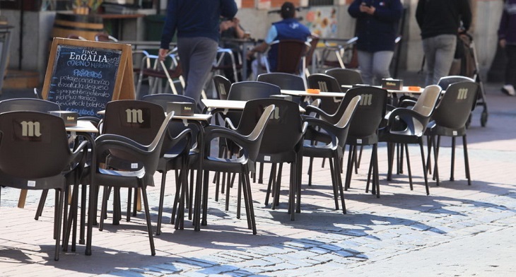 Las Asociaciones de Vecinos llevarán a la Fiscalía la ampliación de espacio para las terrazas