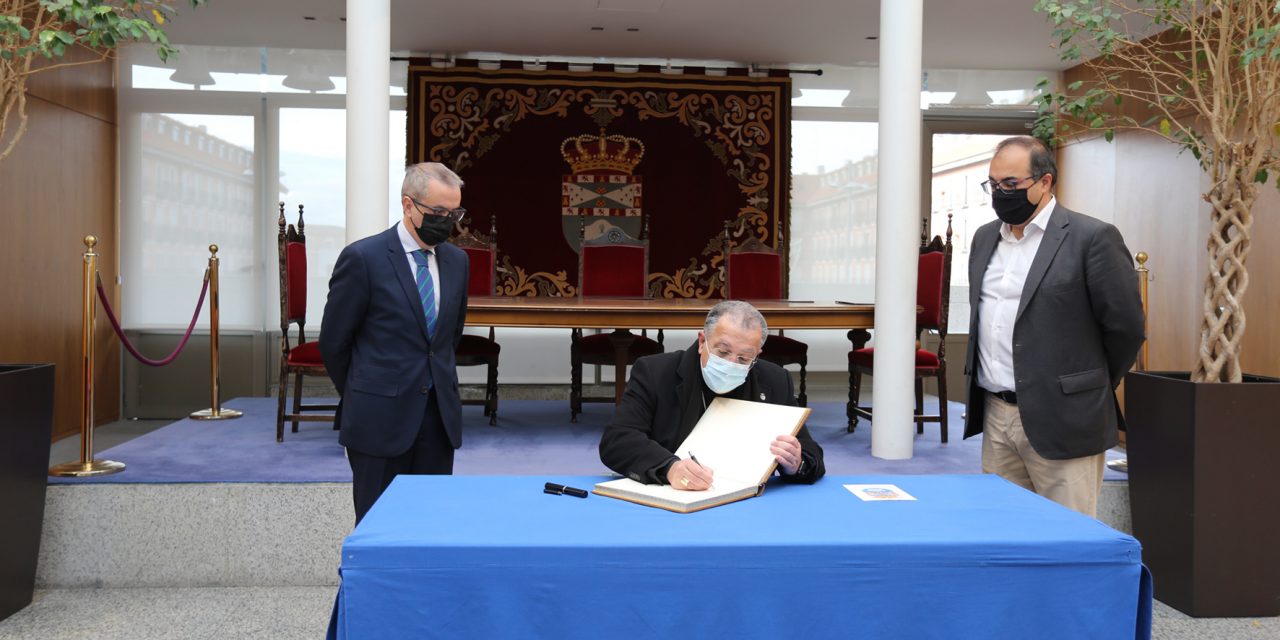 Leganés recibe al obispo de Getafe en visita oficial al municipio