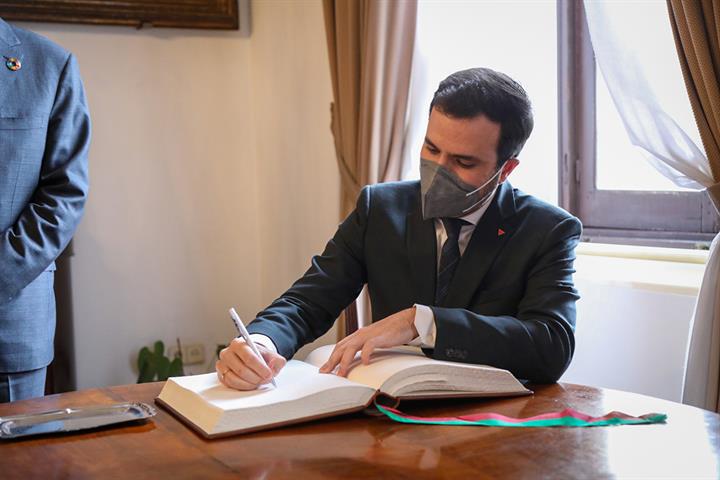 El PP Leganés reclama la marcha de Garzón del Gobierno «en defensa de la ganadería española»