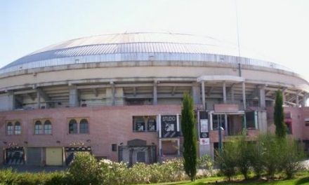 La ‘rave’ de La Cubierta reúne a 10.000 personas sin respetar la normativa de seguridad en espacios cerrados