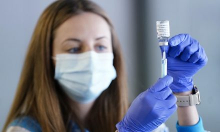 La Comunidad ya envía SMS a las familias de los niños de 5 a 11 años para la segunda dosis