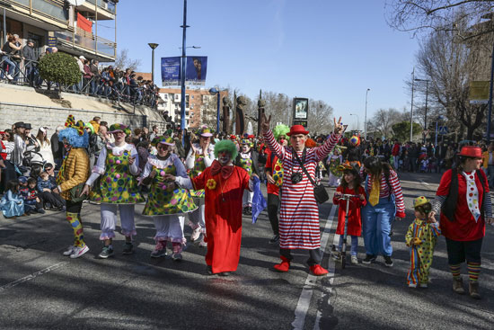 Últimos preparativos para el desfile de Carnaval en Leganés