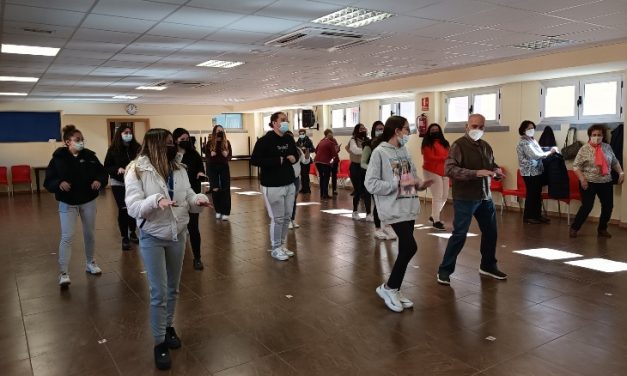 El Ayuntamiento inicia un programa de encuentros intergeneracionales con 330 adolescentes y 170 mayores