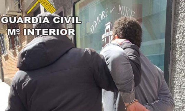 Detenidas tres personas por cometer hurtos en establecimientos públicos mediante descuido en Móstoles y Leganés