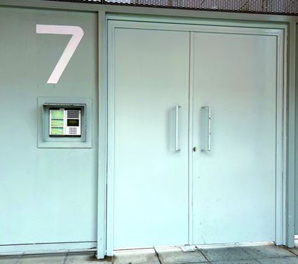 EMSULE paga más de 1.000 euros por sustituir la manivela de una puerta