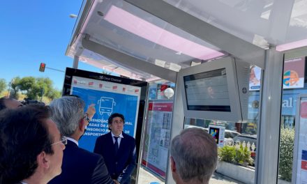 La Comunidad de Madrid instala en Leganés la primera marquesina de autobuses que utiliza energía solar para autoabastecerse