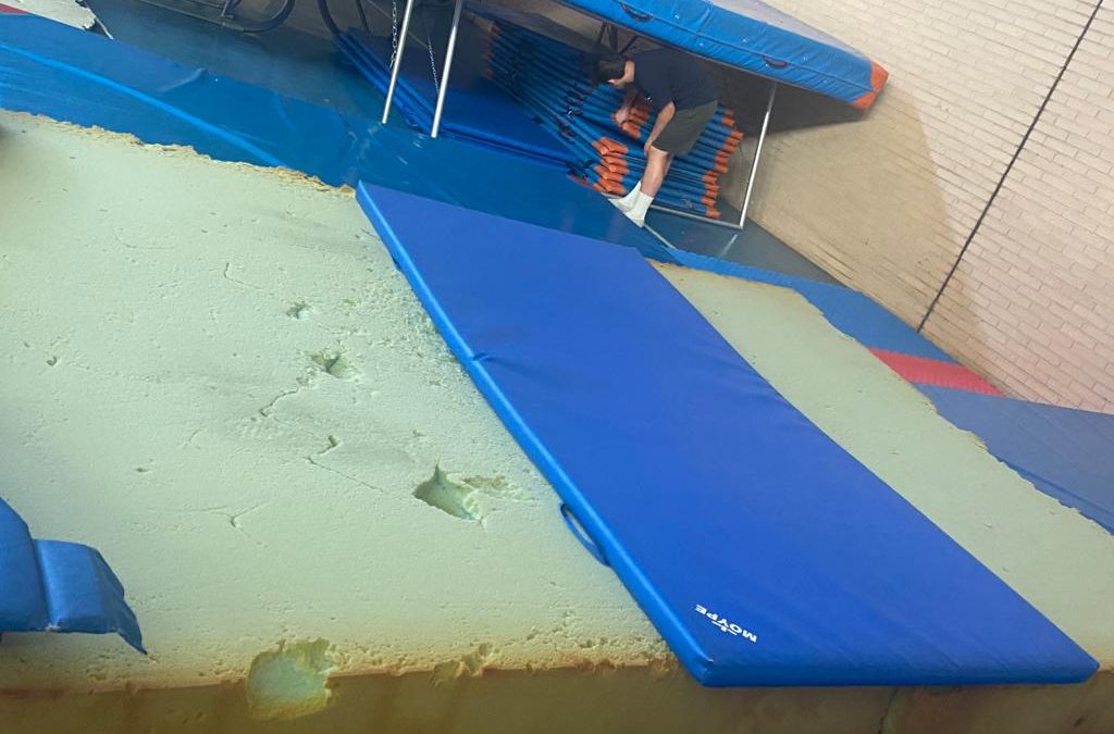 ULEG pide la renovación del pabellón municipal Blanca Ares ante el deterioro que presenta