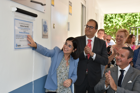 La ministra de Sanidad inaugura en Leganés la primera residencia de España especializada en una enfermedad rara