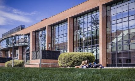 La nueva bajada de tasas universitarias ha permitido a 180.000 alumnos un ahorro medio de 300 euros este curso