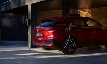 El Grupo Momentum Motor instala puntos de recarga para vehículos electrificados en ubicaciones estratégicas de la región