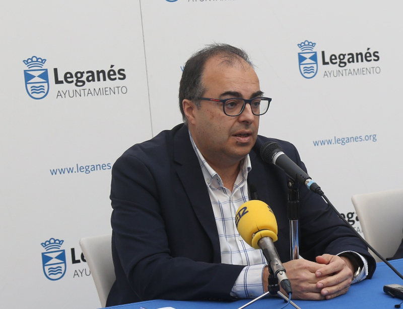 La mujer del alcalde de Leganés, directora financiera de EMSULE, señalada en la polémica de la empresa pública