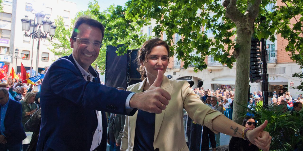 Recuenco promete gobernar con «sentido común» para un municipio «líder» en un mitin con Ayuso que ya ve al candidato popular como «campeón»