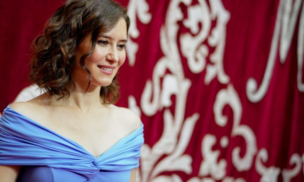 Díaz Ayuso toma posesión de su cargo e inicia un nuevo mandato al frente de la Comunidad de Madrid