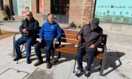 El Ayuntamiento de Leganés instala bancos adaptados para personas mayores o con movilidad reducida