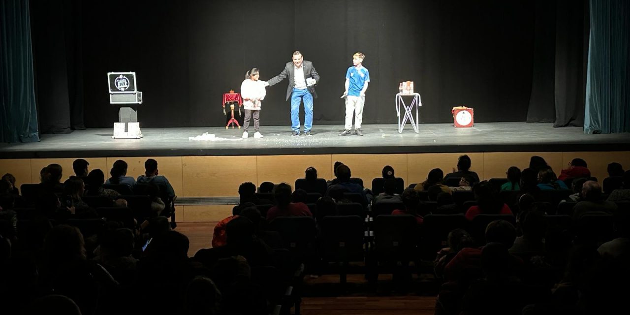 Celebración solidaria en Leganés: magia y juguetes para honrar el legado de Paquita Gallego