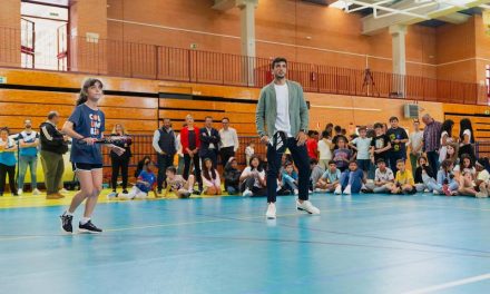 El pabellón deportivo del colegio Antonio Machado recibe el nombre de Ale Galán