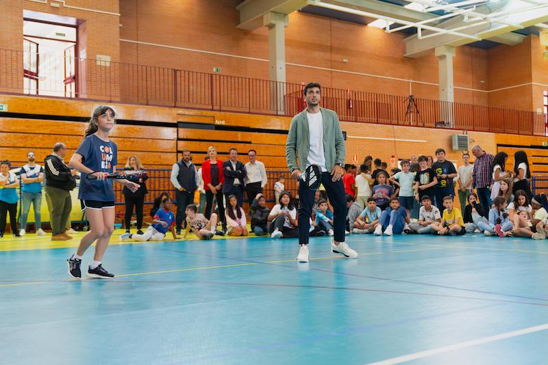 El pabellón deportivo del colegio Antonio Machado recibe el nombre de Ale Galán