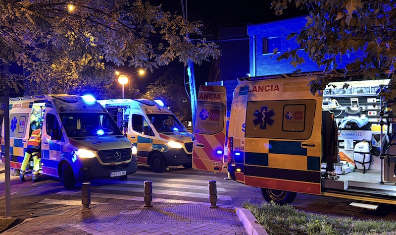 Tres jóvenes heridos, uno muy grave, tras volcar su coche en Leganés