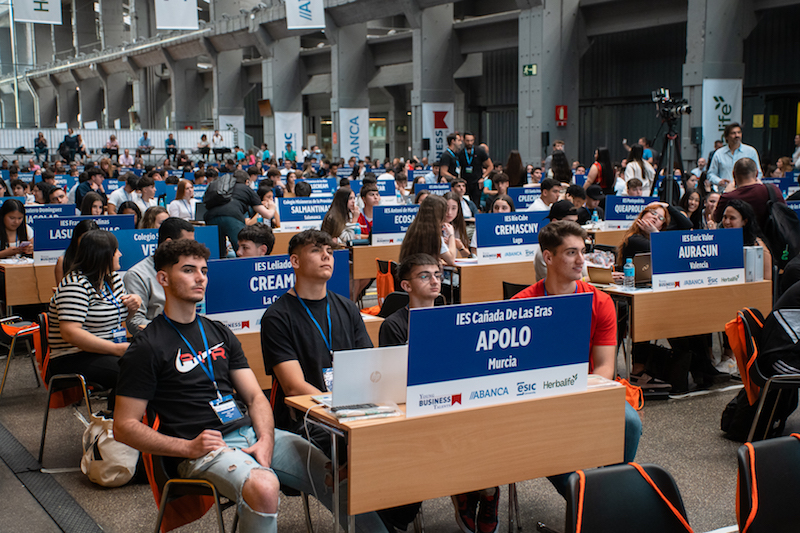 Más de 1.100 jóvenes madrileños participan en la competición educativa Young Business Talents
