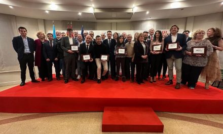 Daniel García González, galardonado con el XIII Premio Ciudad de Leganés en la gala de UNELE