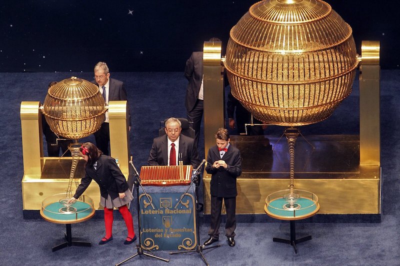 El 74778, quinto premio, deja un pellizco en Móstoles y Leganés