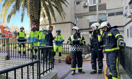 Un incendio en un piso de Leganés deja una mujer herida por quemaduras y tres intoxicados por humo