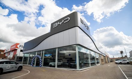 Abre el Móstoles el nuevo concesionario BYD del grupo Astara Retail