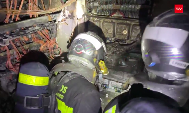 Controlado un incendio en un edificio de Leganés que deja una mujer intoxicada por humo