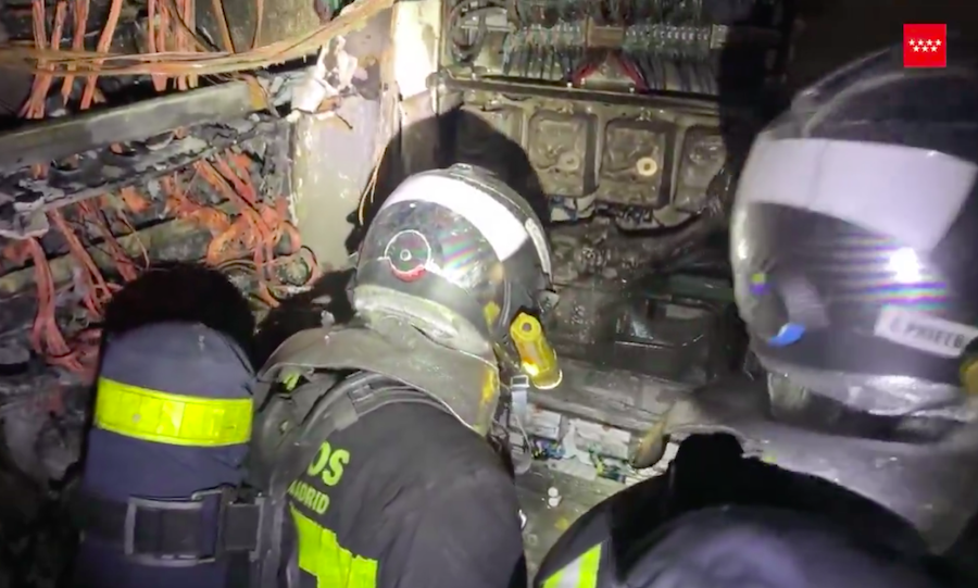 Controlado un incendio en un edificio de Leganés que deja una mujer intoxicada por humo