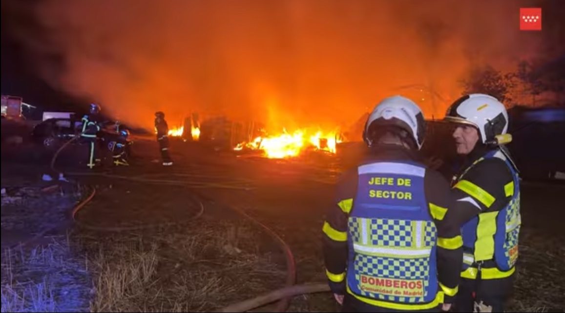 Un incendio arrasa 13 infraviviendas en Leganés Norte