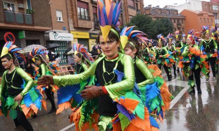 El gran desfile de Carnaval de Leganés reunirá a más de 2.000 personas y culminará con un concierto de Un Pingüino en mi Ascensor