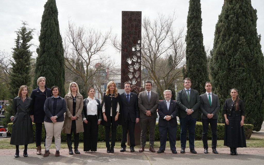 Leganés recuerda a las víctimas del 11-M y al agente del GEO fallecido en 2004 en un acto institucional