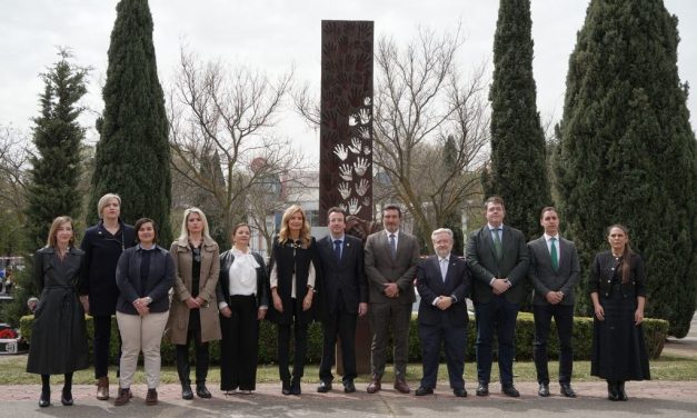 Leganés recuerda a las víctimas del 11-M y al agente del GEO fallecido en 2004 en un acto institucional