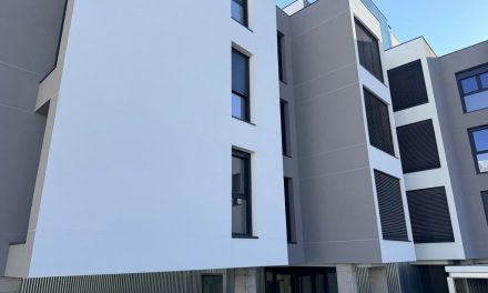 EMSULE entrega las llaves de las 108 viviendas públicas de alquiler de Puerta de Fuenlabrada